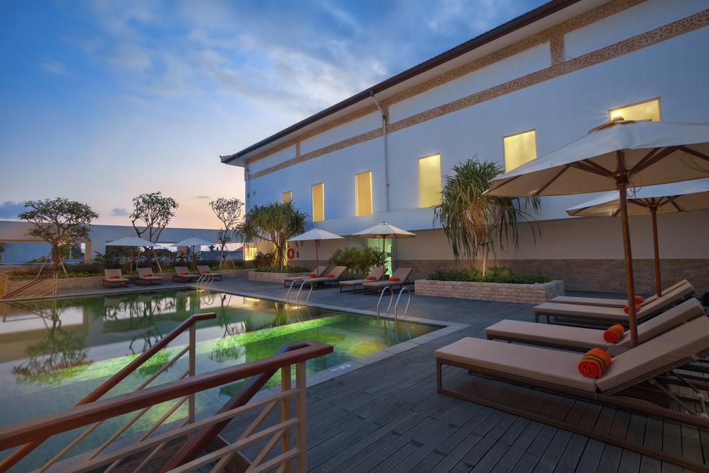 Harris Hotel And Conventions Denpasar  Exterior photo