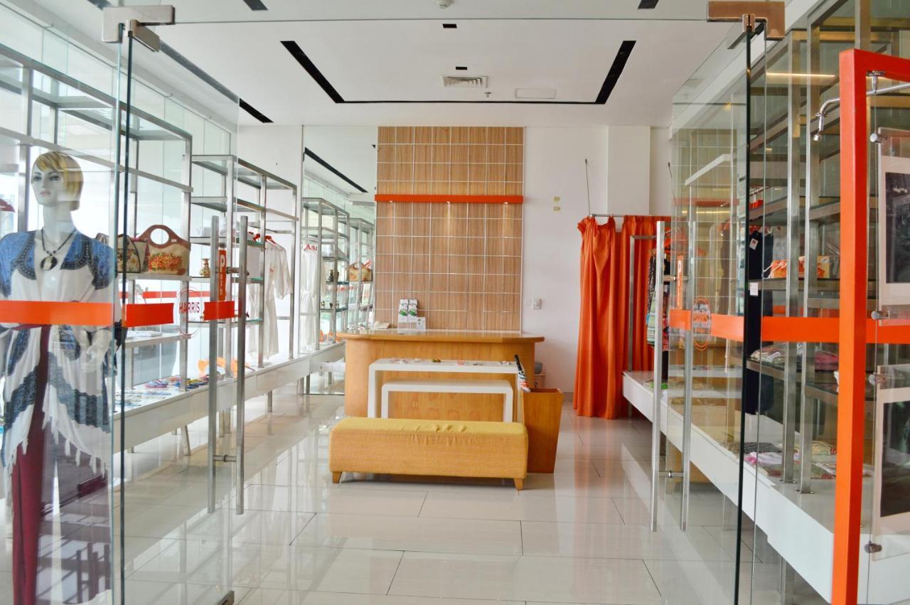 Harris Hotel And Conventions Denpasar  Exterior photo