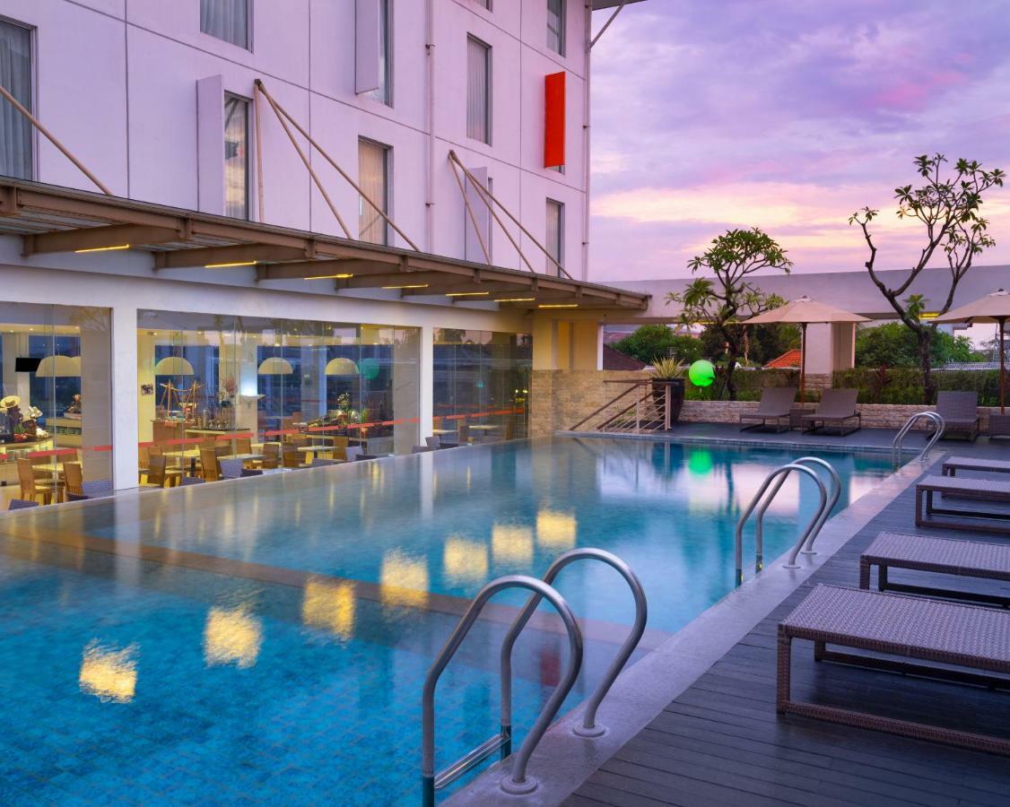 Harris Hotel And Conventions Denpasar  Exterior photo